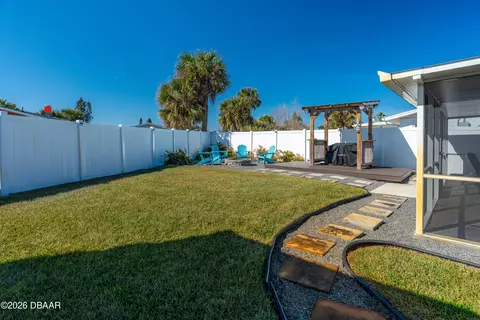 Exterior - 26 Palm Dr, Ormond Beach, FL 32176 photo 3 of 9