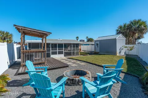 Exterior - 26 Palm Dr, Ormond Beach, FL 32176 photo 7 of 9