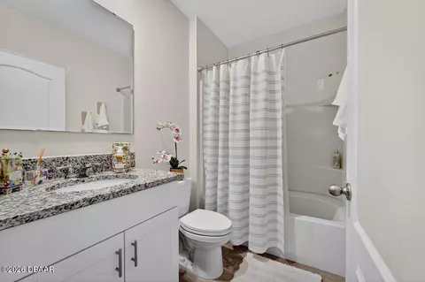 Bath - 1346 Middle Lake Dr, Ormond Beach, FL 32174 photo 2 of 5