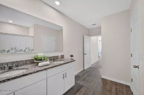 Bath - 1346 Middle Lake Dr, Ormond Beach, FL 32174 photo 1 of 5
