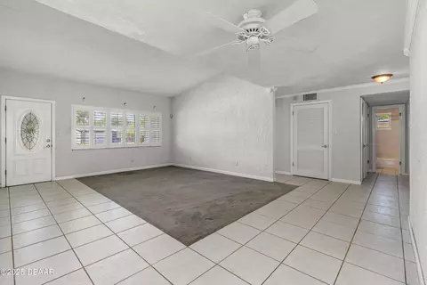 Living - 25 Dormont Dr, Ormond Beach, FL 32176 photo 2 of 8