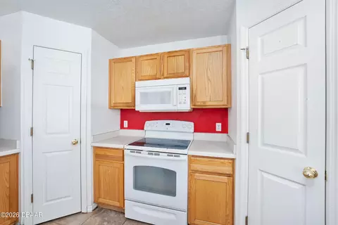Kitchen - 2731 SW 161st Loop, Ocala, FL 34473 photo 6 of 8