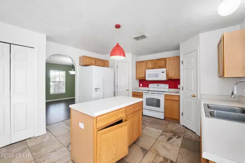 Kitchen - 2731 SW 161st Loop, Ocala, FL 34473 photo 5 of 8