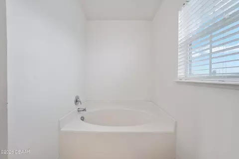 Bath - 2731 SW 161st Loop, Ocala, FL 34473 photo 6 of 8