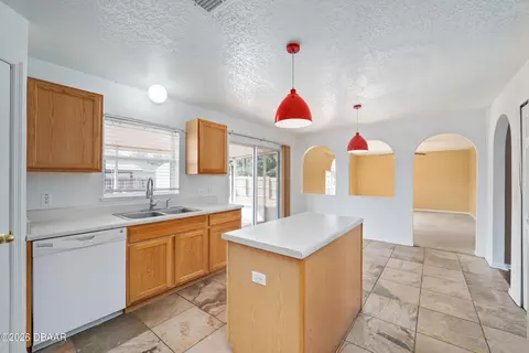 Kitchen - 2731 SW 161st Loop, Ocala, FL 34473 photo 7 of 8