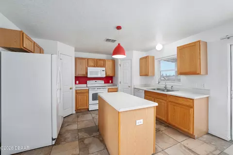 Kitchen - 2731 SW 161st Loop, Ocala, FL 34473 photo 3 of 8