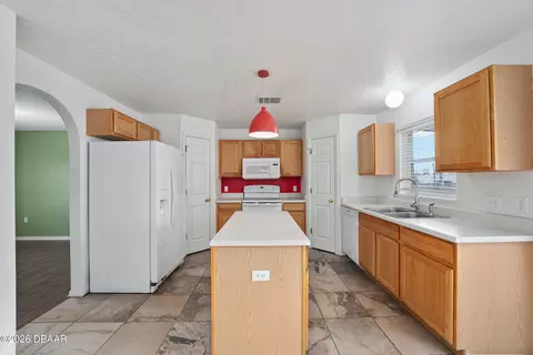 Kitchen - 2731 SW 161st Loop, Ocala, FL 34473 photo 2 of 8