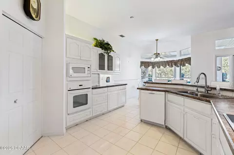 Kitchen - 55 Kingsley Cir, Ormond Beach, FL 32174 photo 2 of 5