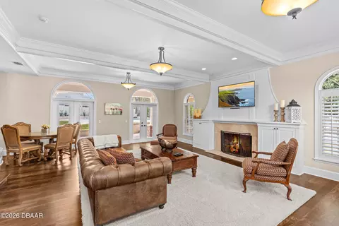 Living - 22 Tidewater Dr, Ormond Beach, FL 32174 photo 2 of 6