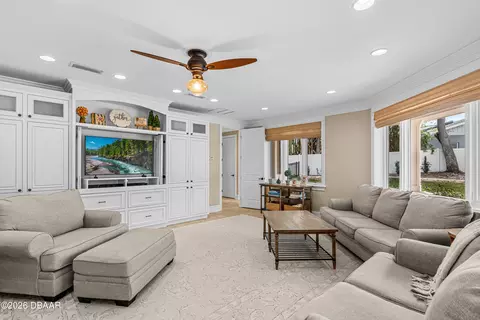 Living - 22 Tidewater Dr, Ormond Beach, FL 32174 photo 4 of 6