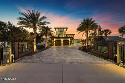 3036 S Peninsula Dr, Daytona Beach Shores, FL 32118