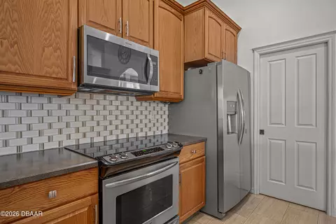 Kitchen - 925 Lambert Ave, Flagler Beach, FL 32136 photo 4 of 6