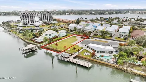 104 E Circle Dr, New Smyrna Beach, FL 32169