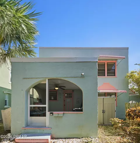 7 Clarendon Ct, Daytona Beach, FL 32118
