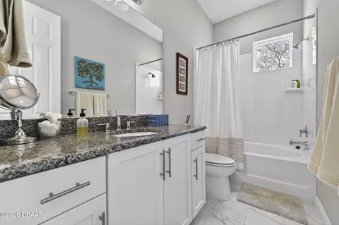 Bath - 5701 NW 40th Loop, Ocala, FL 34482 photo 8 of 8