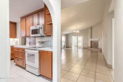 44 Capistrano Dr, Ormond Beach, FL 32176 photo 4