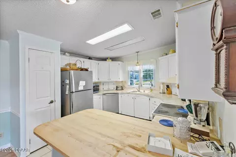 633 Starboard Ave, Edgewater, FL 32141 photo 8