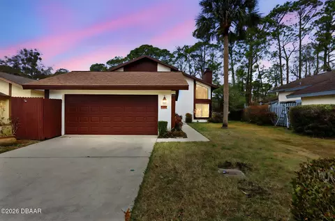 117 Meadowbrook Cir, Daytona Beach, FL 32114
