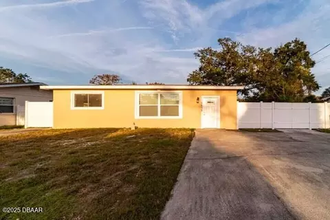 1575 Carmen Ave, Daytona Beach, FL 32117