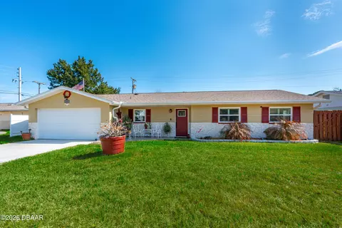 2005 Oriole Ln, South Daytona, FL 32119