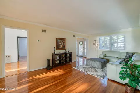 Living - 276 John Anderson Dr, Ormond Beach, FL 32176 photo 2 of 9