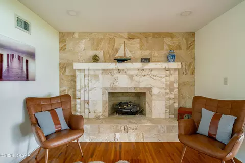 Living - 276 John Anderson Dr, Ormond Beach, FL 32176 photo 5 of 9