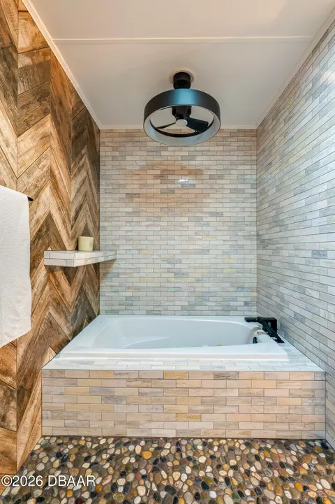 Bath - 276 John Anderson Dr, Ormond Beach, FL 32176 photo 6 of 8