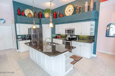 Kitchen - 31 Gale Ln, Ormond Beach, FL 32174 photo 2 of 7