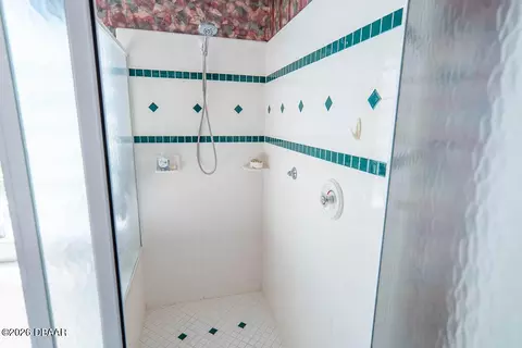 Bath - 31 Gale Ln, Ormond Beach, FL 32174 photo 4 of 8