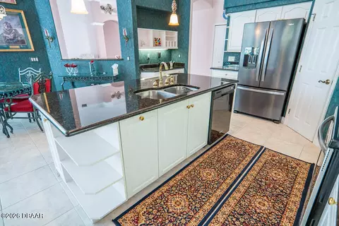 Kitchen - 31 Gale Ln, Ormond Beach, FL 32174 photo 4 of 7