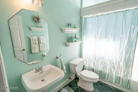 Bath - 31 Gale Ln, Ormond Beach, FL 32174 photo 5 of 8