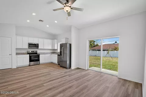 2138 E Hyde Dr, Deltona, FL 32738 photo 11