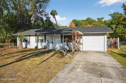 731 Greenway Pl, Daytona Beach, FL 32114