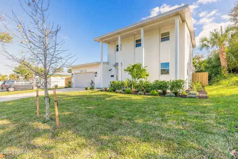 82 Ray Mar Dr, Ormond Beach, FL 32176