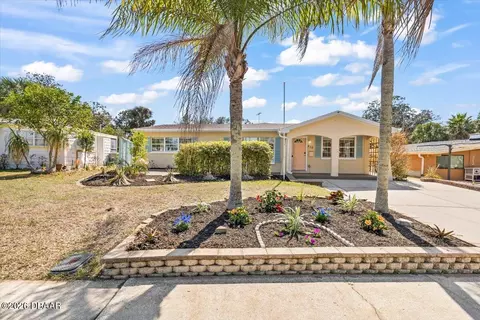 210 Essex Dr, Ormond Beach, FL 32176