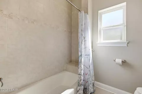Bath - 6595 Collier Rd, Saint Augustine, FL 32092 photo 8 of 12