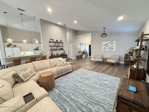 Living - 32 Wild Cat Ln, Ormond Beach, FL 32174 photo 2 of 3