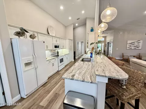 Kitchen - 32 Wild Cat Ln, Ormond Beach, FL 32174 photo 7 of 7