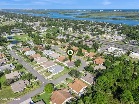 222 Shangri La Cir, Edgewater, FL 32132