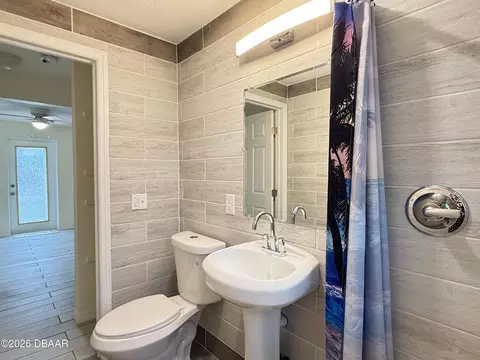Bath - 302 Adele St, Edgewater, FL 32132 photo 2 of 5