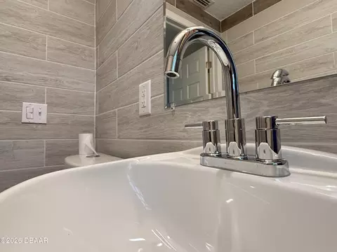 Bath - 302 Adele St, Edgewater, FL 32132 photo 5 of 5