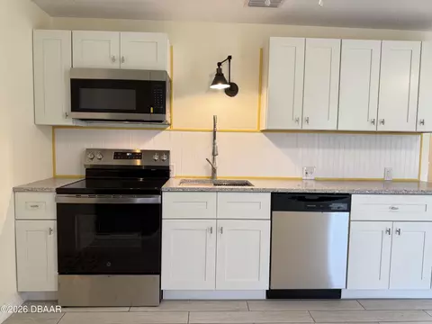 Kitchen - 302 Adele St, Edgewater, FL 32132 photo 1 of 11