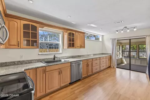 Kitchen - 20 Choctaw Trl, Ormond Beach, FL 32174 photo 1 of 5