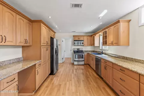Kitchen - 20 Choctaw Trl, Ormond Beach, FL 32174 photo 3 of 5