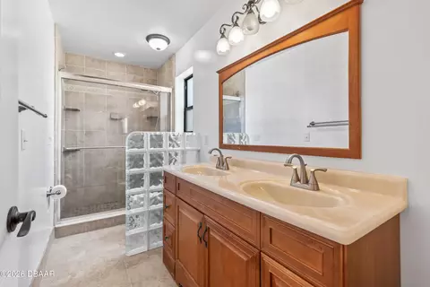 Bath - 20 Choctaw Trl, Ormond Beach, FL 32174 photo 1 of 3