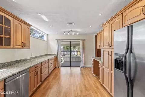 Kitchen - 20 Choctaw Trl, Ormond Beach, FL 32174 photo 2 of 5
