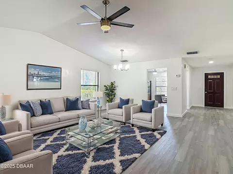 Living - 52 Big Buck Trl, Ormond Beach, FL 32174 photo 2 of 9