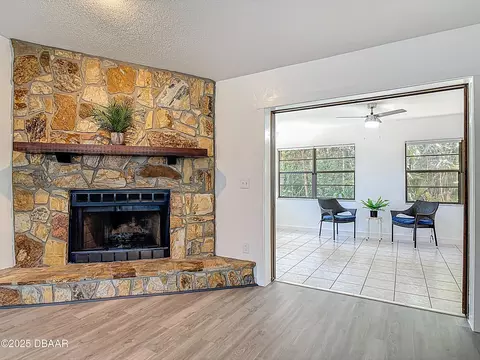 Living - 52 Big Buck Trl, Ormond Beach, FL 32174 photo 6 of 9