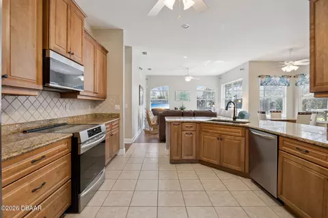 Kitchen - 175 Deep Woods Way, Ormond Beach, FL 32174 photo 3 of 4