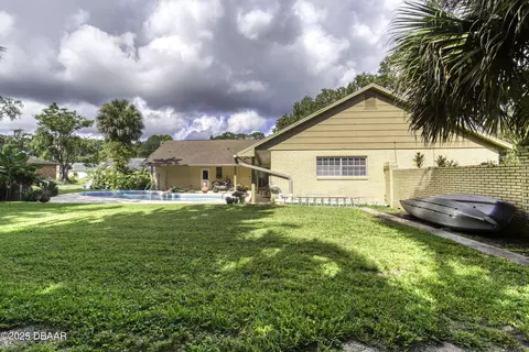 Exterior - 18 Twin River Dr, Ormond Beach, FL 32174 photo 10 of 14